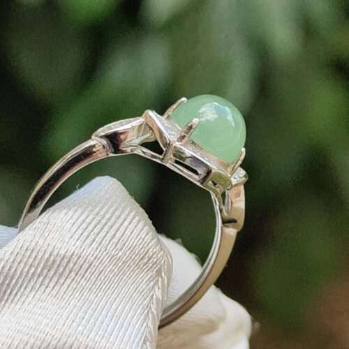 a close up of a ring