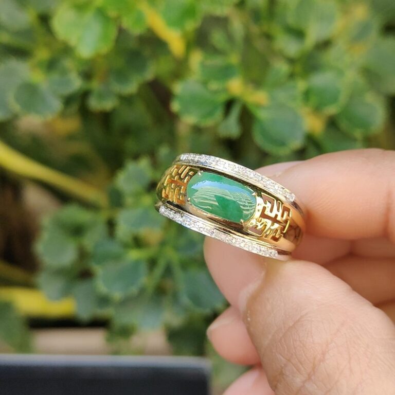 18k Gold Diamonds Men's Ring With Translucent Fine Green