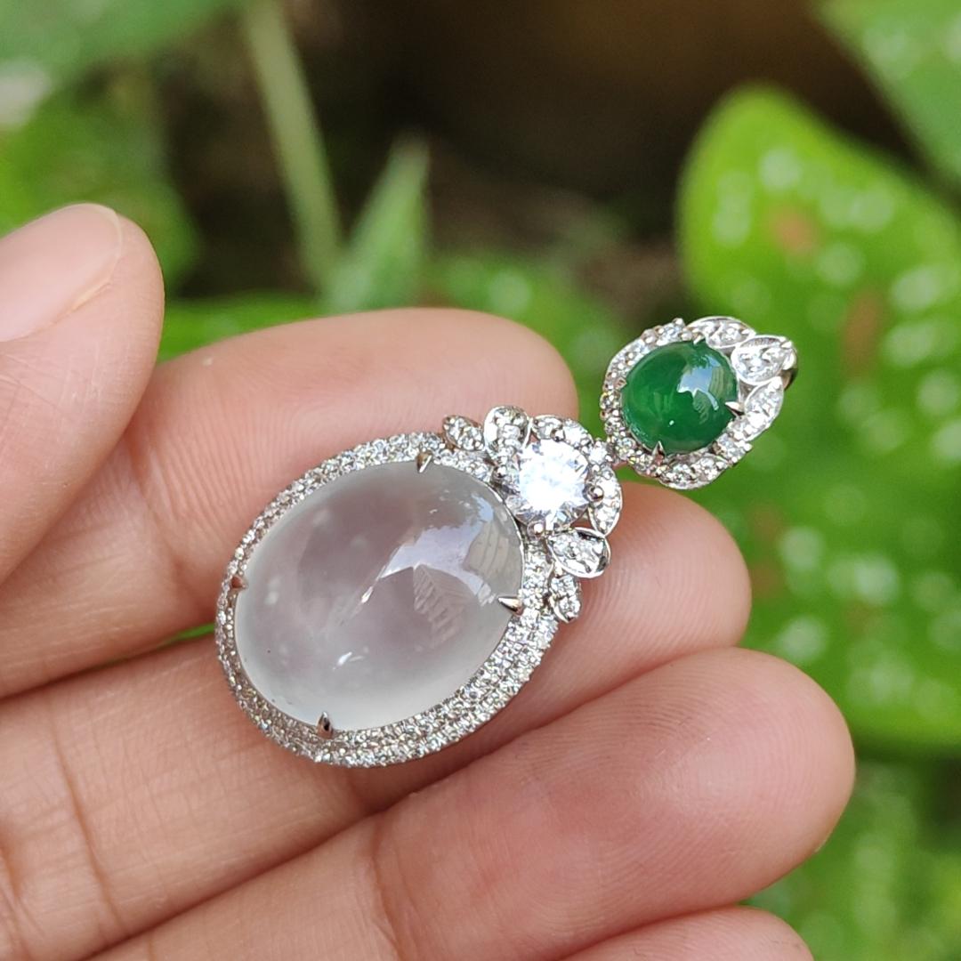 18k Gold Pendant Setting with 1 green cabochon