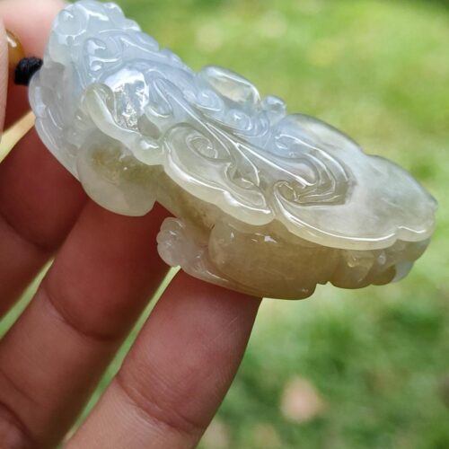 มือถือจี้หยก