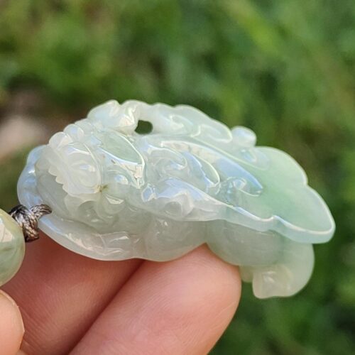 มือถือจี้หยก