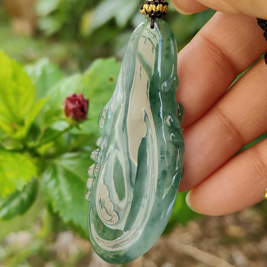 ☆晶玉工房☆ビルマ産ジェダイト(本翡翠) 糯種 龍彫刻