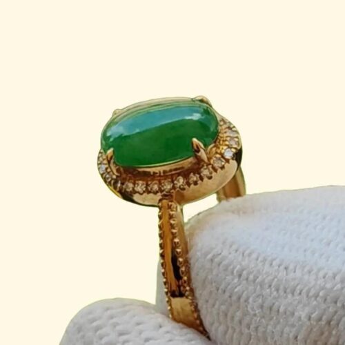 a hand holding a ring