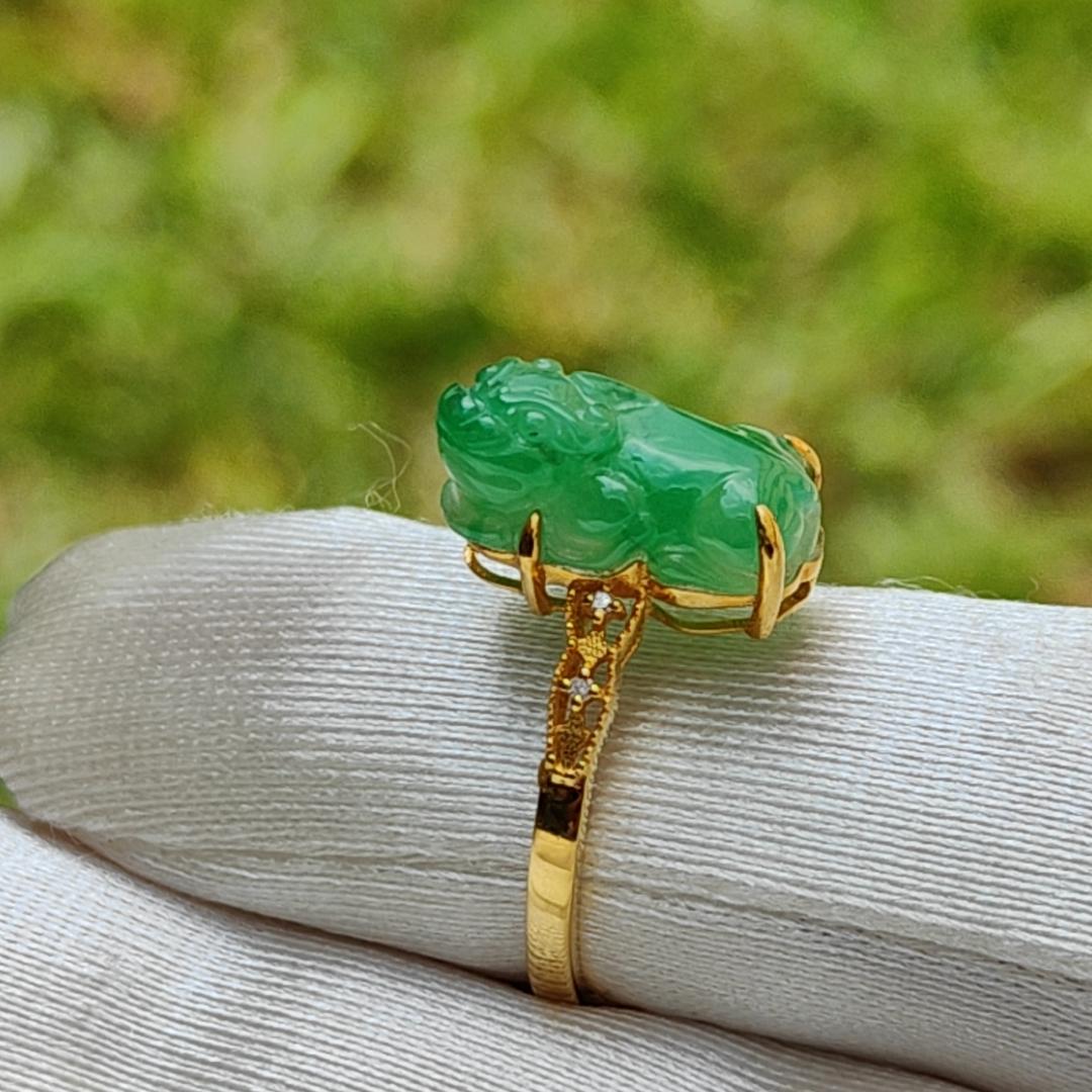 翡翠 .天然石 18k Fine Jewellery 18k Gold Setting With Green Natural Type A