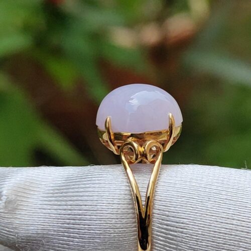 a close up of a ring