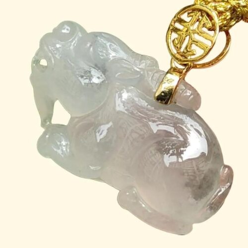 cận cảnh một chiếc vòng cổ