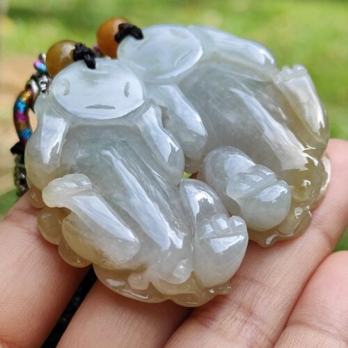 มือถือจี้หยก