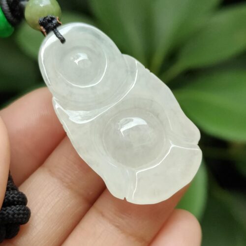 มือถือสร้อยคอหยก