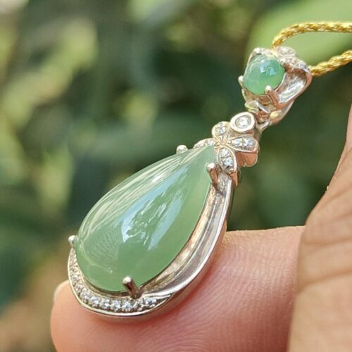 a close up of a necklace