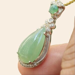 a close up of a necklace