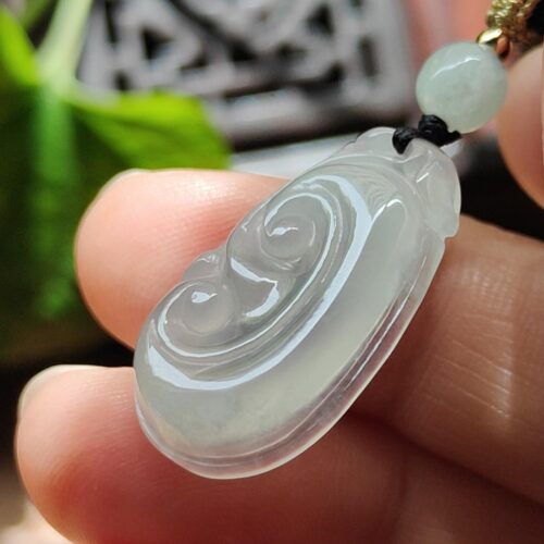 มือถือจี้หยก