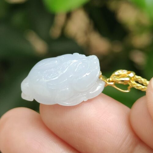 Three Leg Toad Pendant with 18k gold clasp and diamonds - Image 1