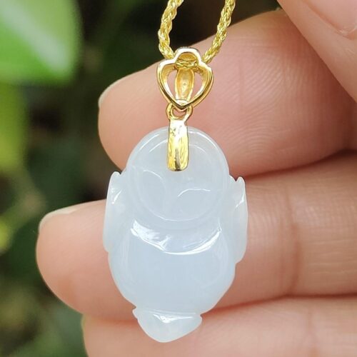 Three Leg Toad Pendant with 18k gold clasp and diamonds - Image 7