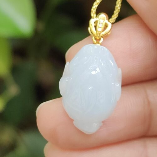 Three Leg Toad Pendant with 18k gold clasp and diamonds - Image 8