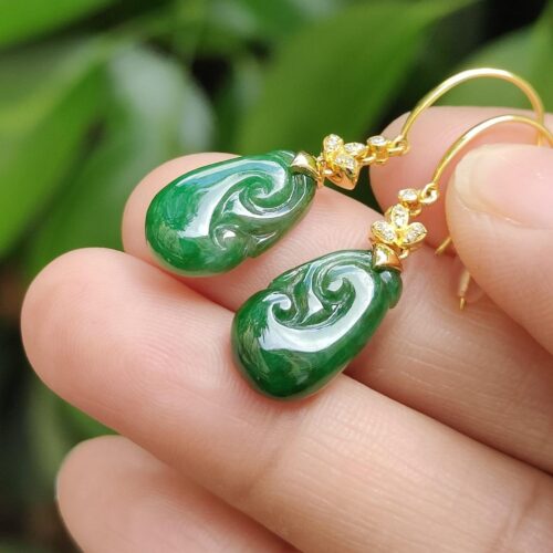 Green ruyi 18k gold hook earrings - Natural Type A Jadeite Jade Image 6