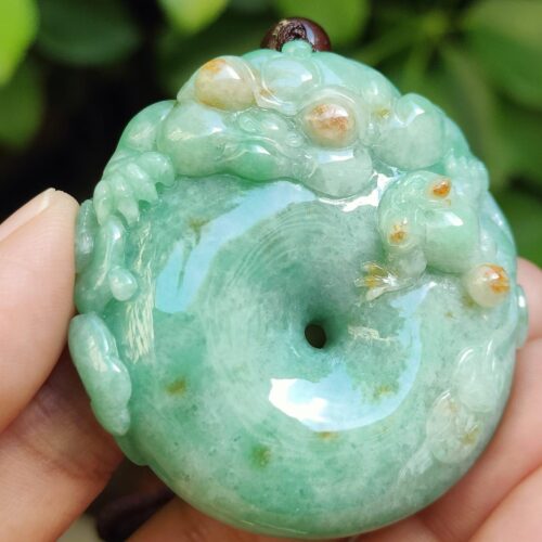 Mythic Golden Toads Jadeite Pendant - Simei HDB beside Jalan Meragi Park Reflection View YPQ Certified Test Pass 7 (Super)