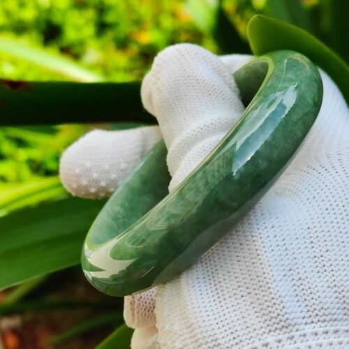 Jadeite Bangle - Location: Jalan Meragi Park - Y.P.Q certified quality testing - approved 9