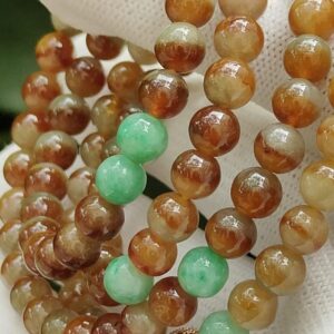 Earth Element Jadeite Necklace - Location: Jalan Meragi Park Simei Estate - Y.P.Q certified quality testing - Approved 7
