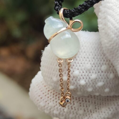 Natural Type A Jadeite & 18K Gold Pendant - Location: Simei Estate - Jalan Meragi Park - Y.P.Q certified testing - approved 4