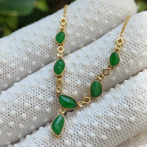 Earth & Fire Energy Jadeite Chain - 18k gold - Location: Jalan Meragi Road - Y.P.Q certified quality testing - approved 7