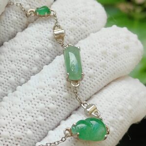 Jadeite Jade Silver Bracelet - Location: Jalan Meragi Road Singapore - Y.P.Q certified quality testing - approved 9