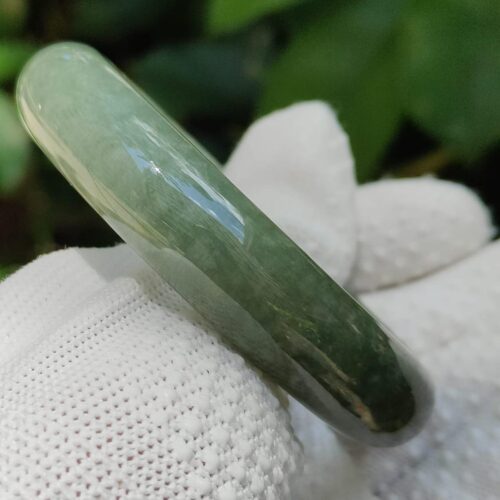 Natural Type A Jadeite Jade Peace Bangle - Location: Jalan Meragi Road Singapore - Y.P.Q certified quality testing - approved 9