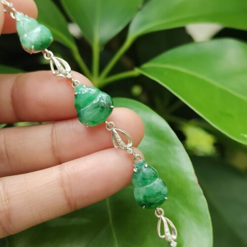 Jadeite Jade Bracelet for Fortune - Location: Jalan Meragi Road Singapore - Y.P.Q certified quality testing - approved 10
