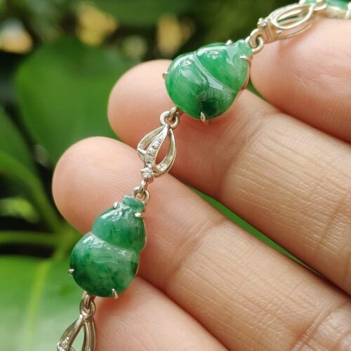 Jadeite Jade Bracelet for Fortune - Location: Jalan Meragi Road Singapore - Y.P.Q certified testing - approved 1