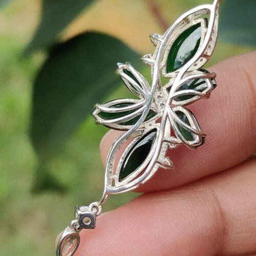 Vibrant Green Jadeite Jade - Jalan Meragi Road Singapore - Y.P.Q certified testing - approved 4